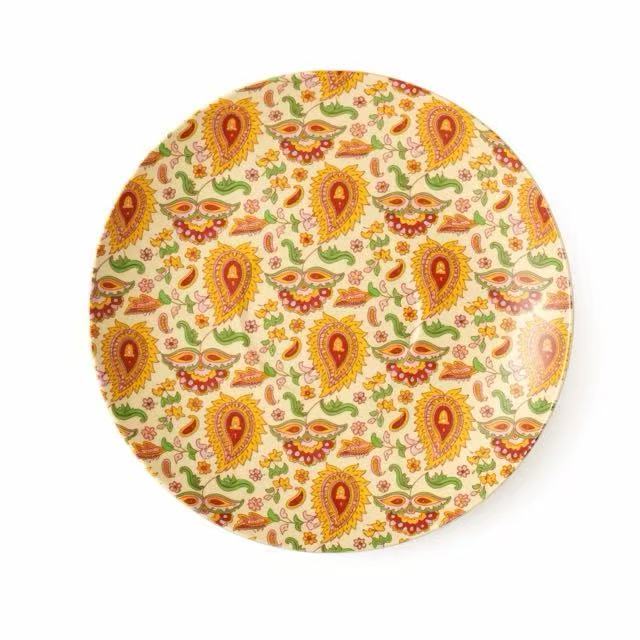 Taza de café de cerámica floral con platillo