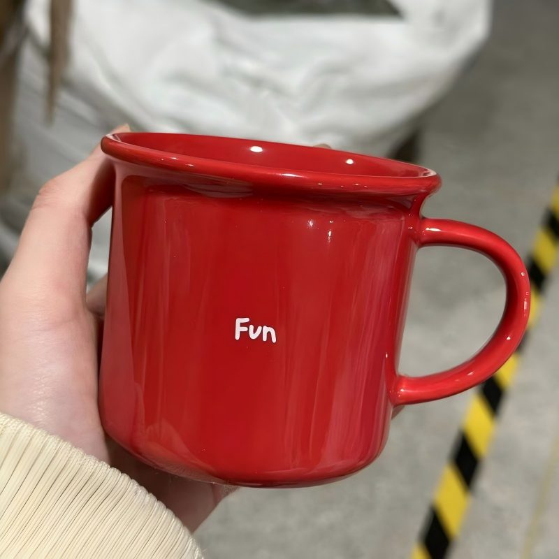 Divertida taza de café de cerámica estilo esmalte rojo