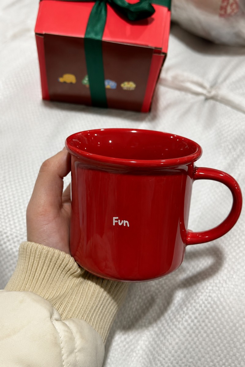 Divertida taza de café de cerámica estilo esmalte rojo Divertida taza de café de cerámica estilo esmalte rojo