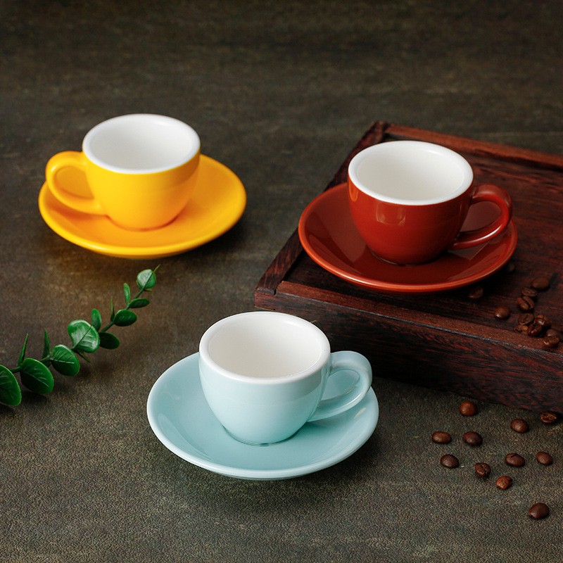 Juego de taza y platillo de café expreso de cerámica colorida