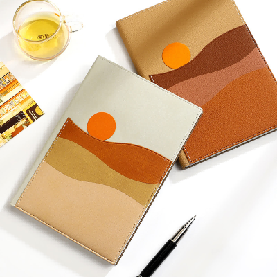 Cuaderno de diario de cuero PU con arte abstracto del sol y la montaña