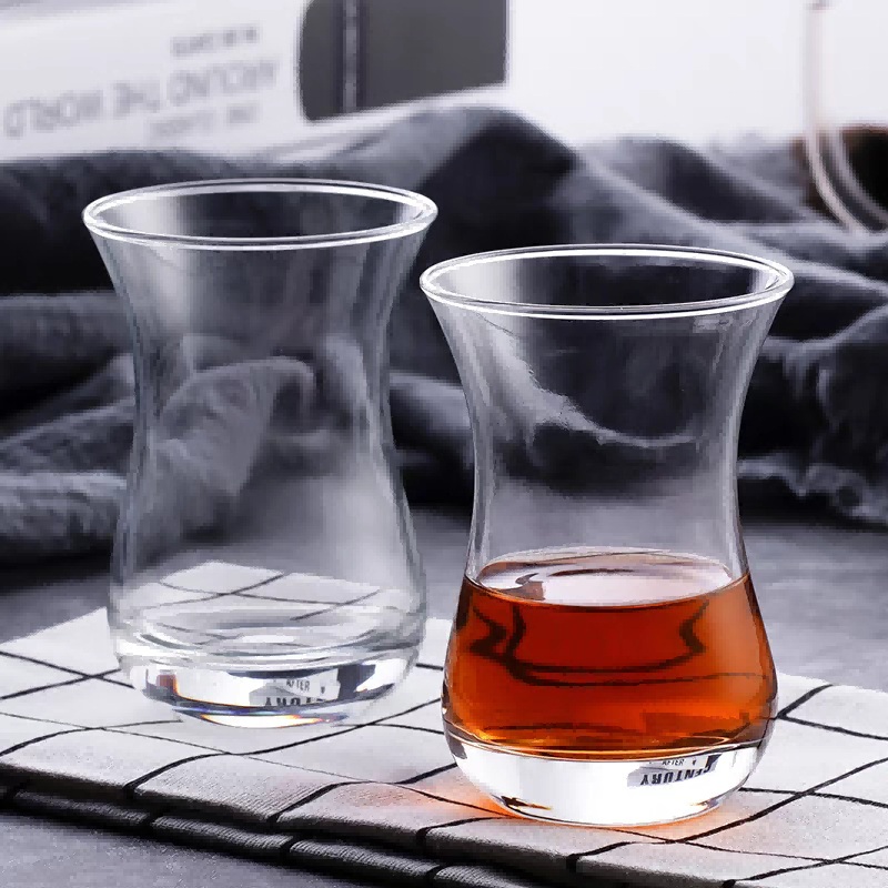 Taza de té de vidrio turco de cintura clásica