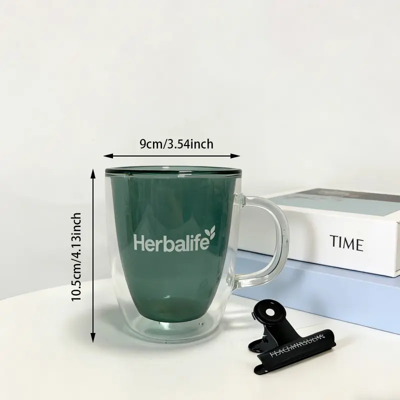 Taza de vidrio colorida con mango de doble capa