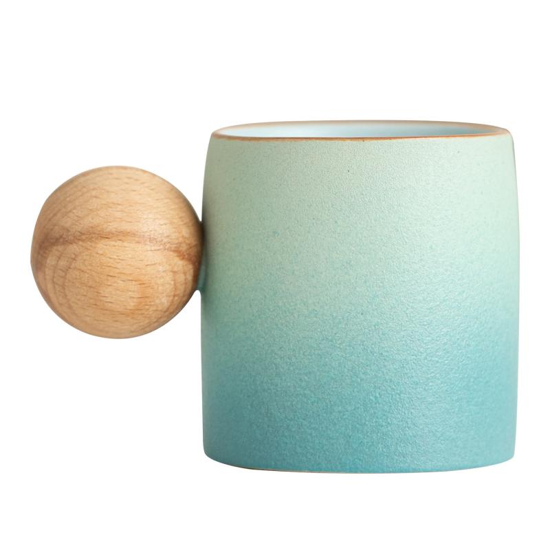 Taza de cerámica degradada con mango de bola de madera para regalo casero